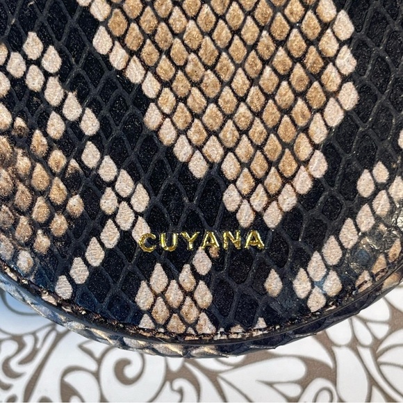 Cuyana small snake embossed leather zip around rounded Coin Pouch - Picture 8 of 9